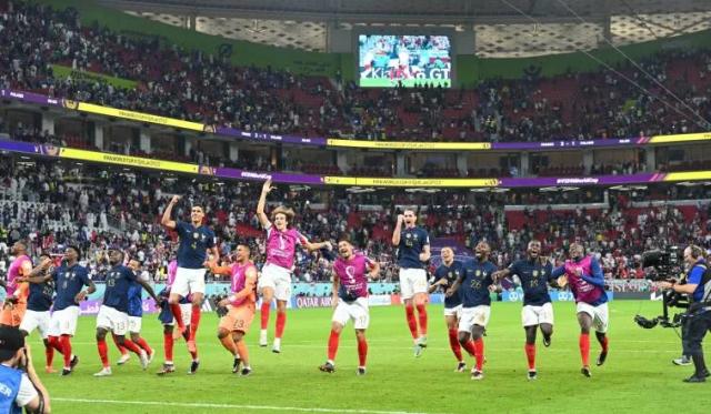 开云体育注册-法国队迎来赛会首个休息日，群星们都干了啥？