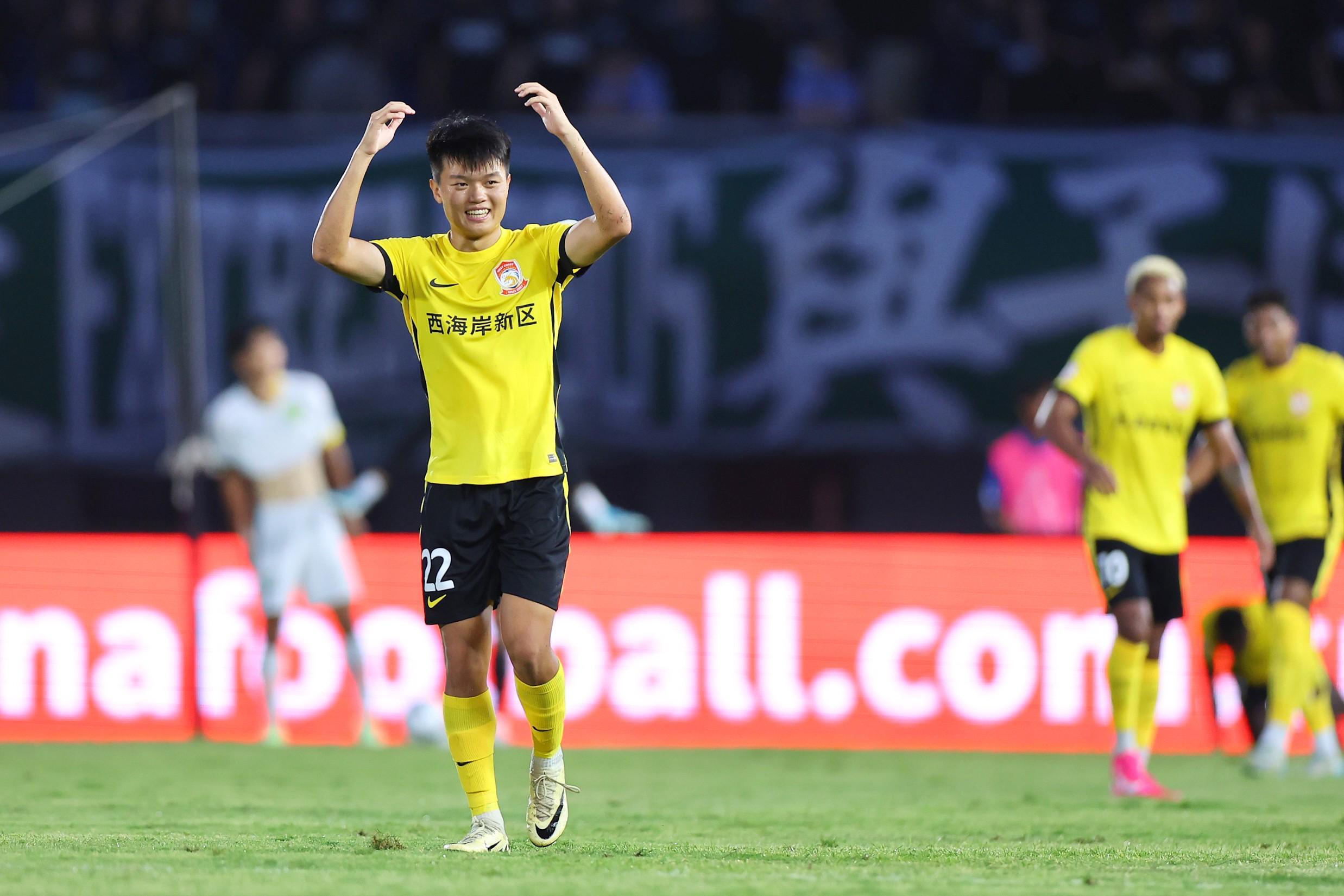 开云体育注册-德转：杨希转会上海海港的转会费为143万欧元